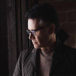 Foto do artista Jesús Adrián Romero