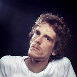 Foto do artista Luis Alberto Spinetta