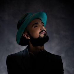 Foto do artista Abel Pintos
