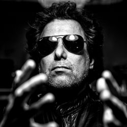 Foto do artista Andrés Calamaro
